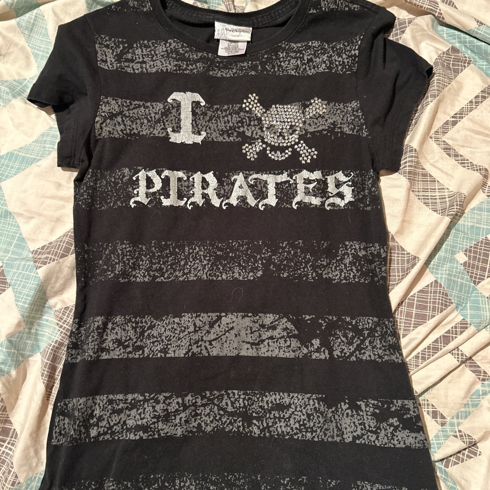 Disney Black I ♥ PIRATES Short Sleeve Tee